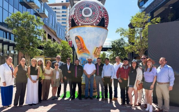 Del barro al Mundial: el pueblo Mata Ortiz presentó la esfera monumental dedicada al fútbol mexicano