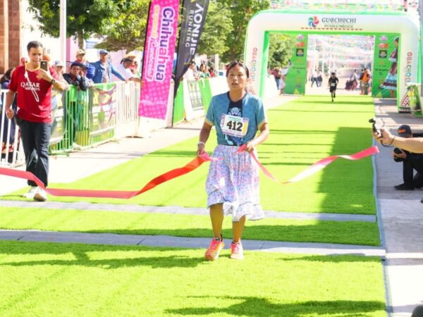 Los rarámuri y su legado brillan en el Ultra Maratón de los Cañones 2026