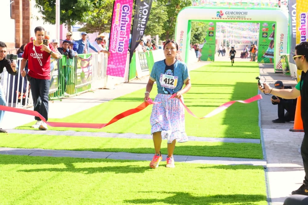 Los rarámuri y su legado brillan en el Ultra Maratón de los Cañones 2026