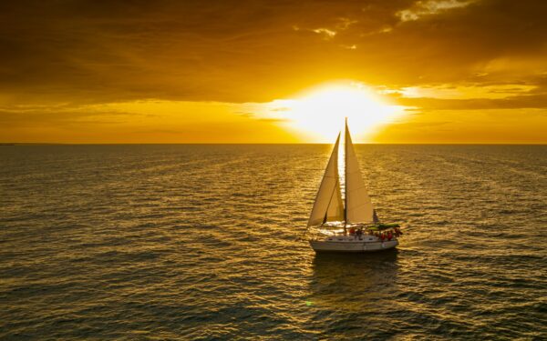 Disfruta el verano con playas serenas, mar en calma y la vida de pueblo costero en Yucatán