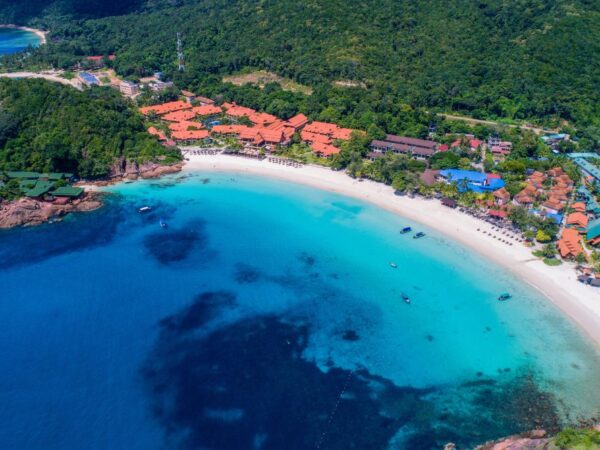 Tres territorios distintos unidos por una misma esencia entre cultura, mar y naturaleza; así es Malasia sin filtros